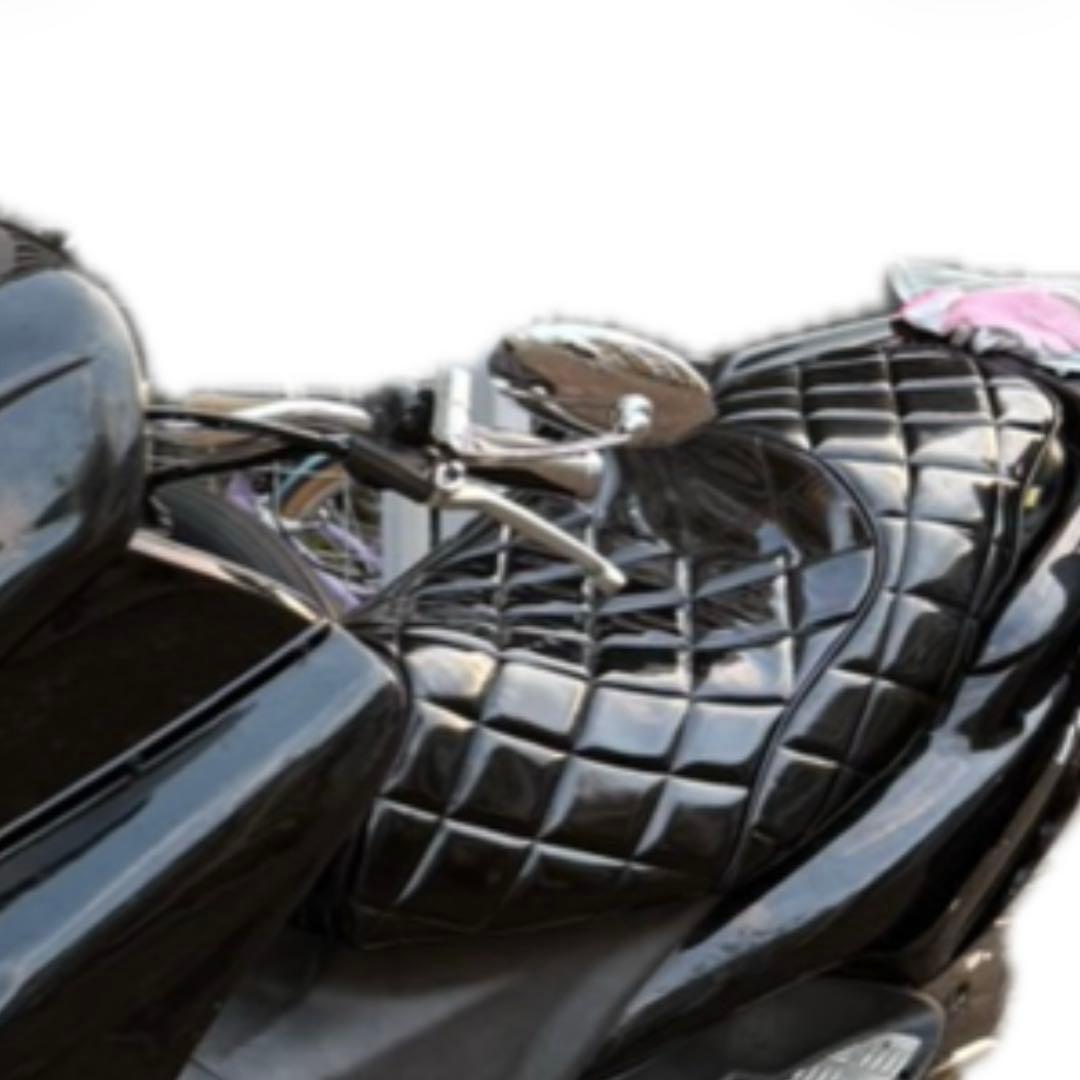 【表皮新品】マジェスティ125 シート エナメル コマジェ