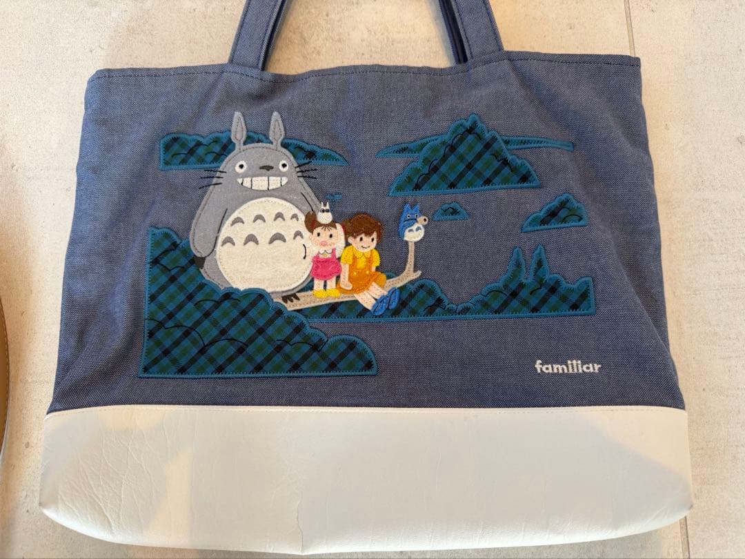 ファミリア×ジブリコラボ　となりのトトロ　木の上のトトロのデニムバッグ 2026年最新】ファミリア トトロの人気アイテム - メルカリ
