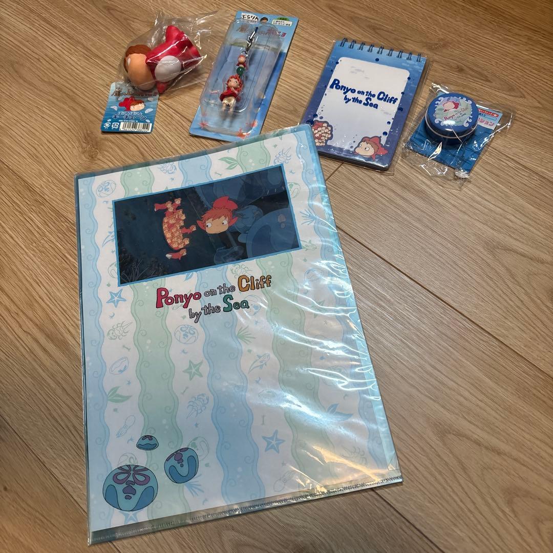 ポニョ　メタルチャーム　キーチェーン　手帳　ぶらりんホルダー　クリアファイル