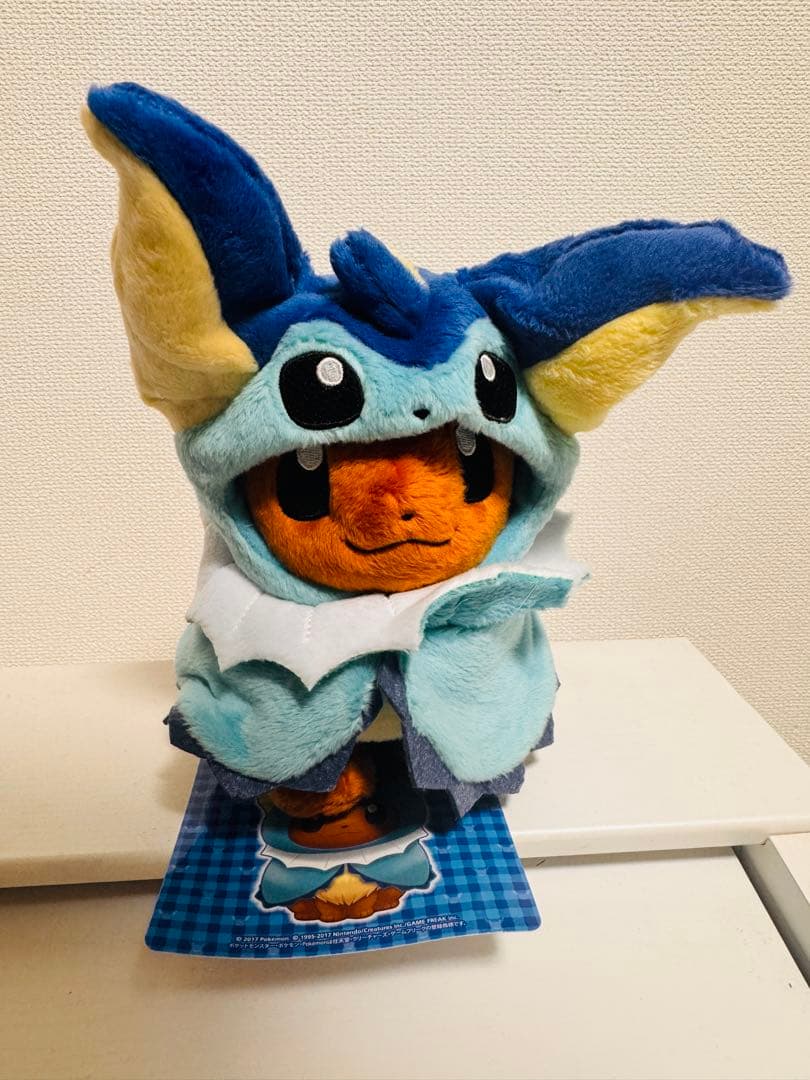 イーブイ ポンチョ　シャワーズ　ぬいぐるみ　新品　ポケモンセンター　レア