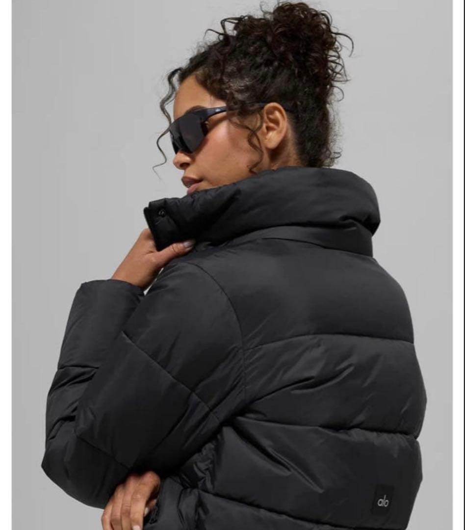 alo yoga ダウンジャケット XS - メルカリ