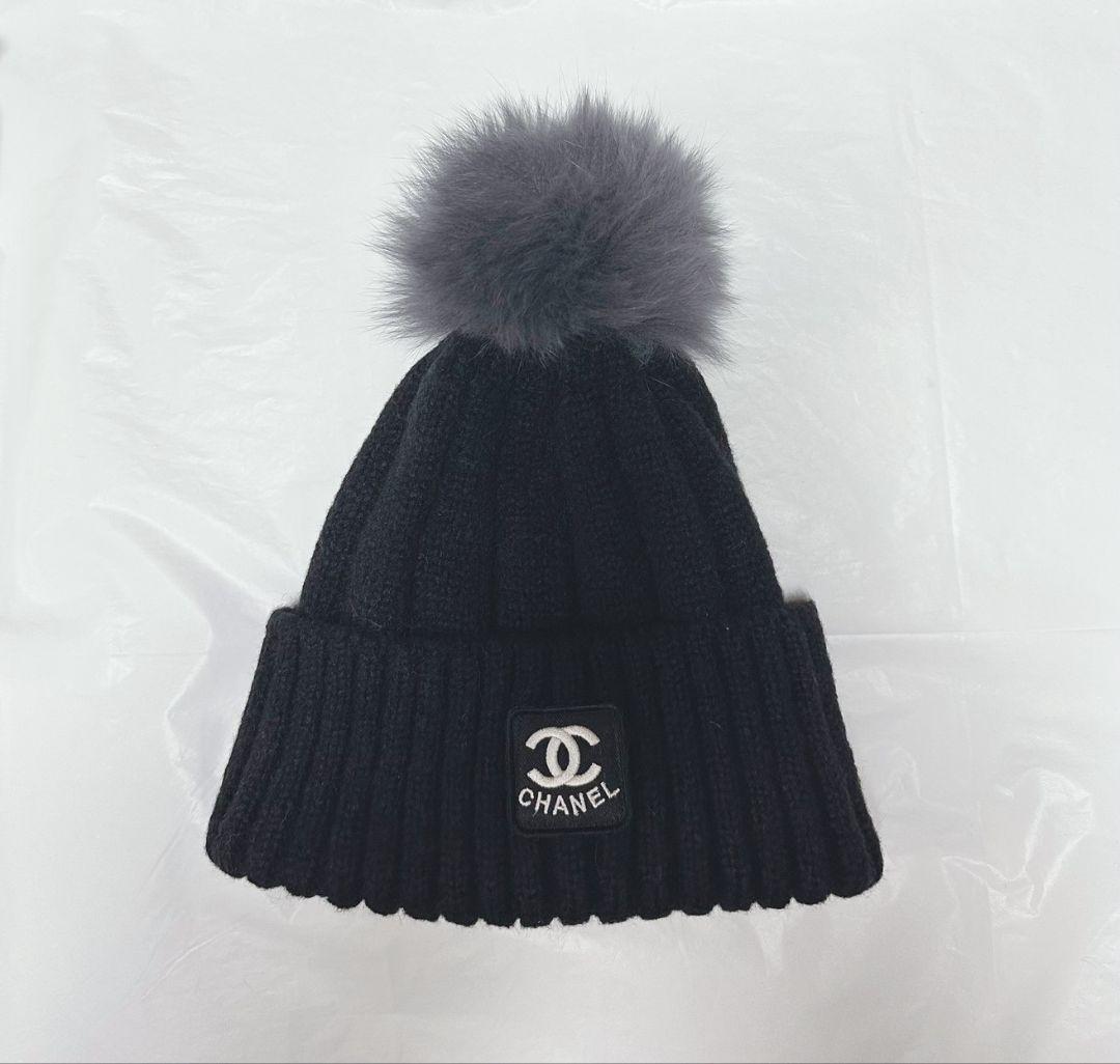 CHANEL 黒 ニット帽 ボンボンファー付き