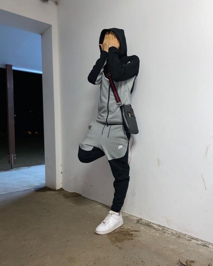 NIKE テックフリース 黒グレー - メルカリ