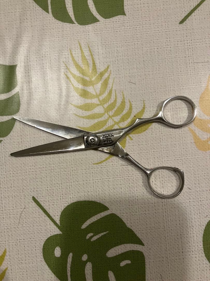 値下げ　美品　プロ専用　魔法のハサミ5.5インチ　ミンクシザー