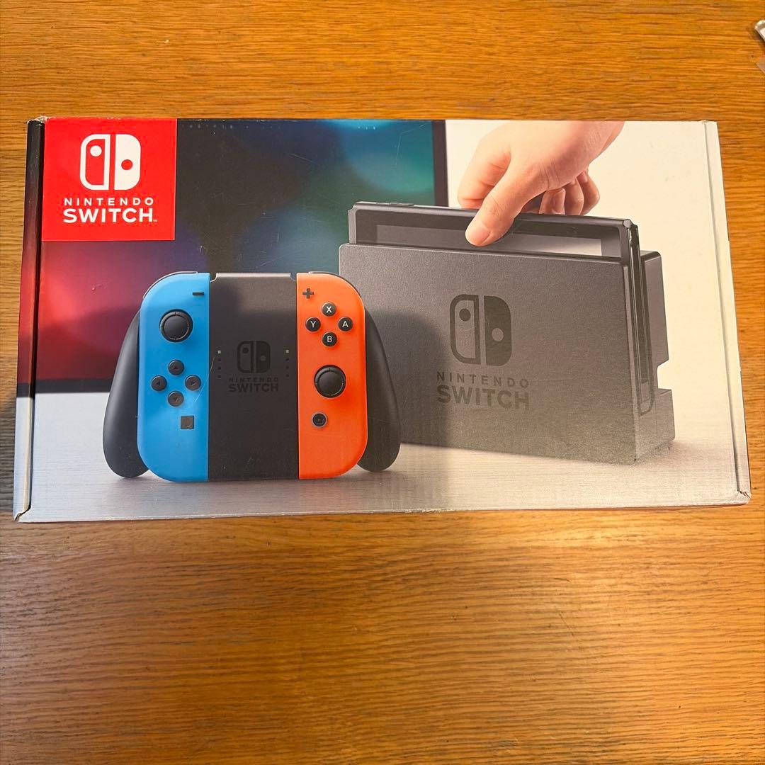 Nintendo Switch 本体 青/赤Joy-Conはドライブします。