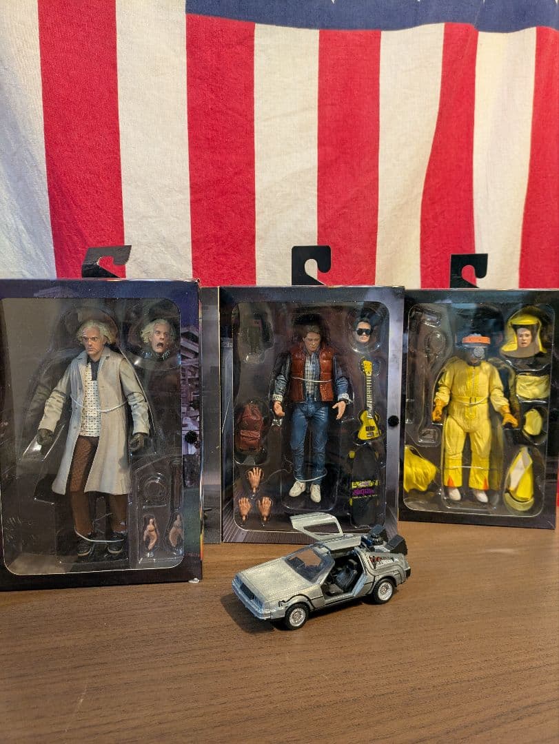 バック・トゥ・ザ・フューチャー フィギュア３対セット　デロリアン付き Amazon | JADA TOYS 1/32 バックトゥザフューチャー 1-2-3セット