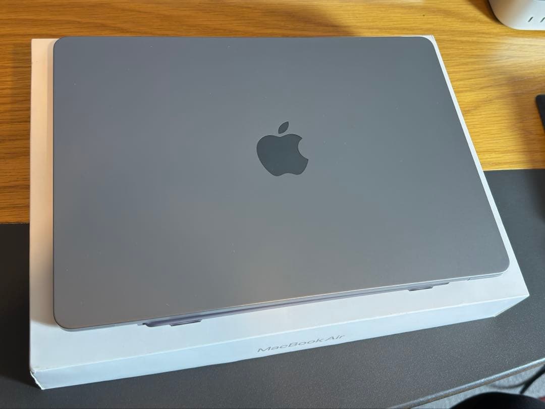 MacBook本体 Apple MacBook Air M2 16GB, 512GB