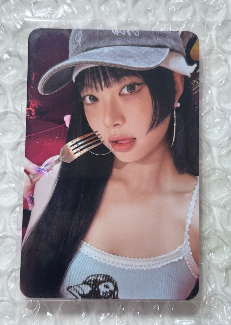 LESSERAFIM ウンチェ SPAGHETTI 封入 トレカ - メルカリ