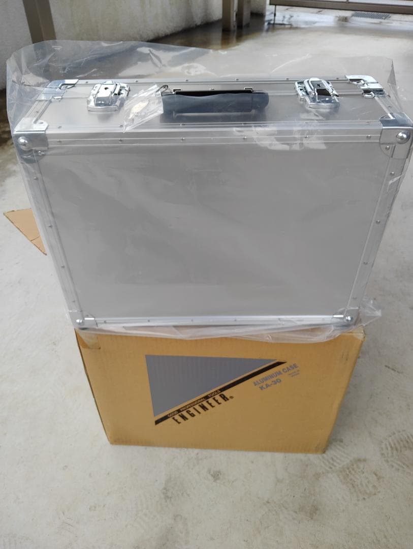 ◆新品◆アルミ 工具箱 ケース シルバー カギ付 & スタンダードフォームキット