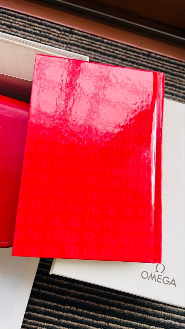 OMEGA 赤 レザー ケース - メルカリ