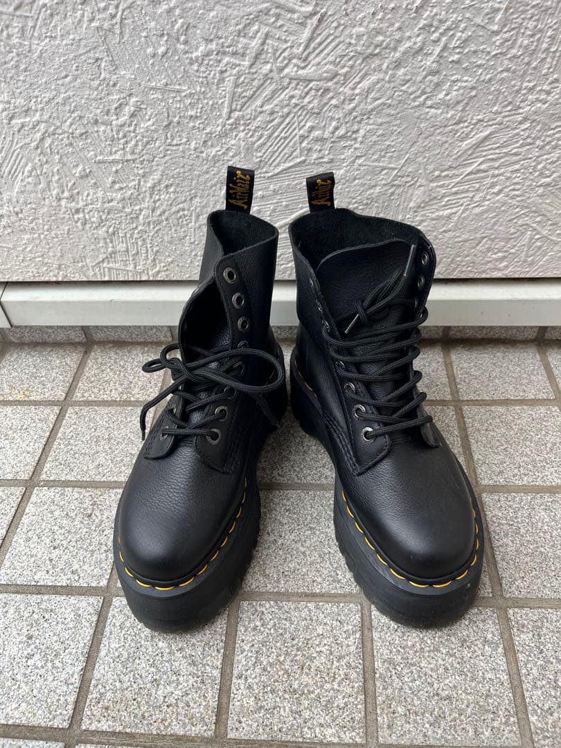 ドクターマーチン　厚底ブラックブーツ