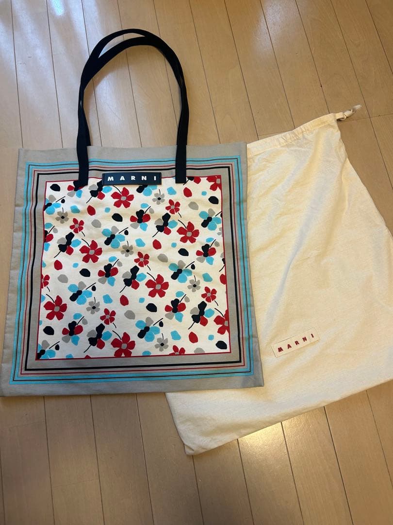 ★お値下げ　MARNI 花柄バンダナトート収納袋付き リップスティック