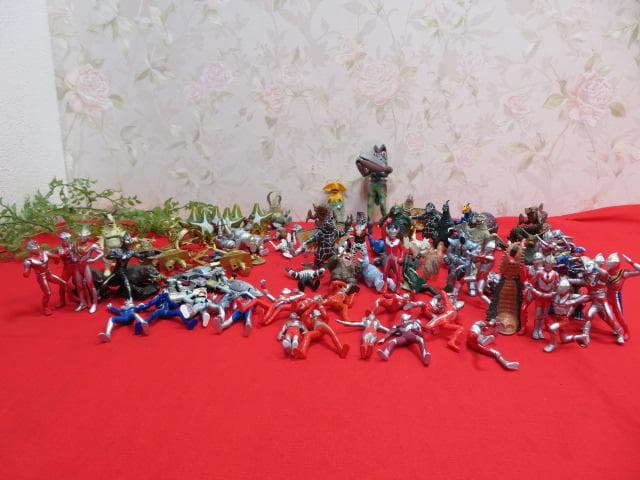 ア*ア様 8ee1411 大量!! ウルトラマン ソフビ フィギュア 75体以上 ウルトラヒーローシリーズ 111 ウルトラマン (Aタイプ)｜ウルトラマン