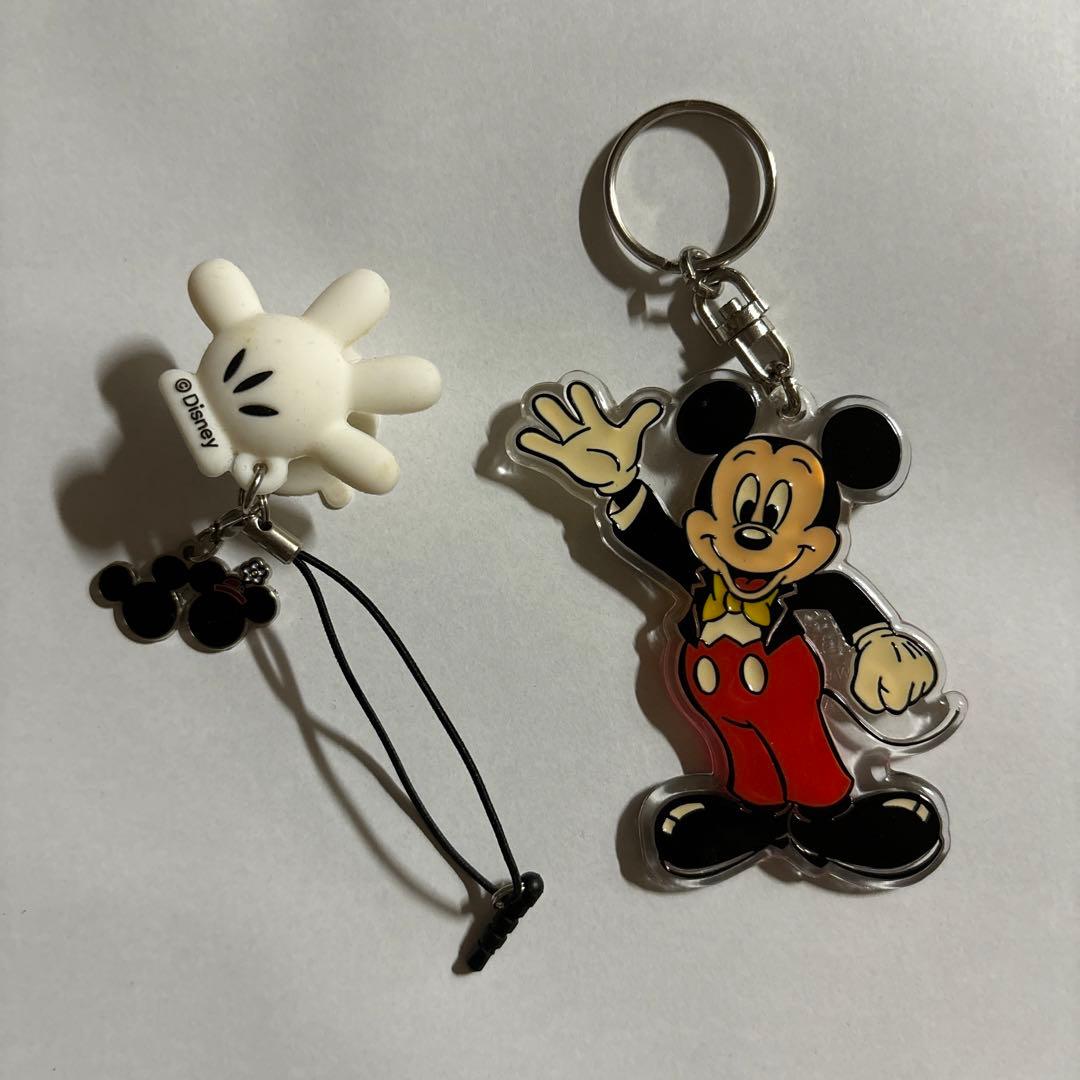 ディズニー ミッキーマウスキーホルダー レトロ 2点 - メルカリ