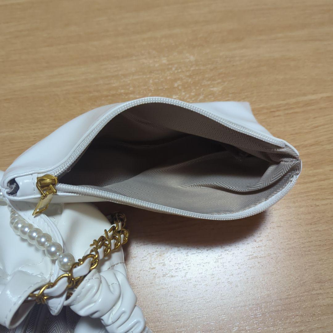 CHANEL ノベルティ ホワイト キルティング ショルダーバッグ - メルカリ