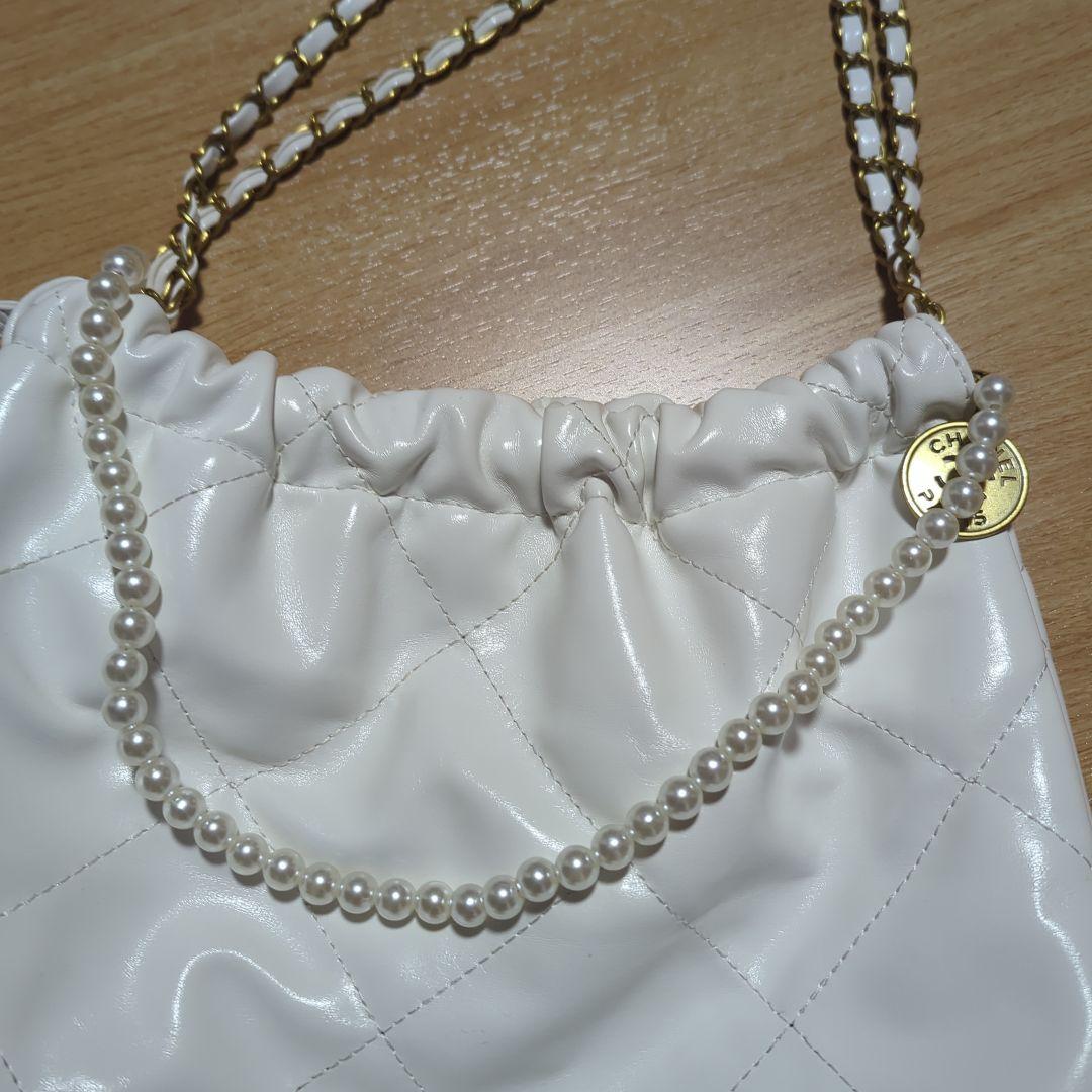 CHANEL ノベルティ ホワイト キルティング ショルダーバッグ - メルカリ