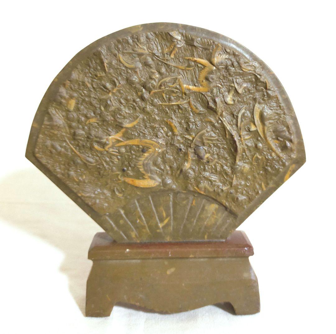 セール✨天然石彫り　黄石　扇子形　鳥彫り　インテリア置物