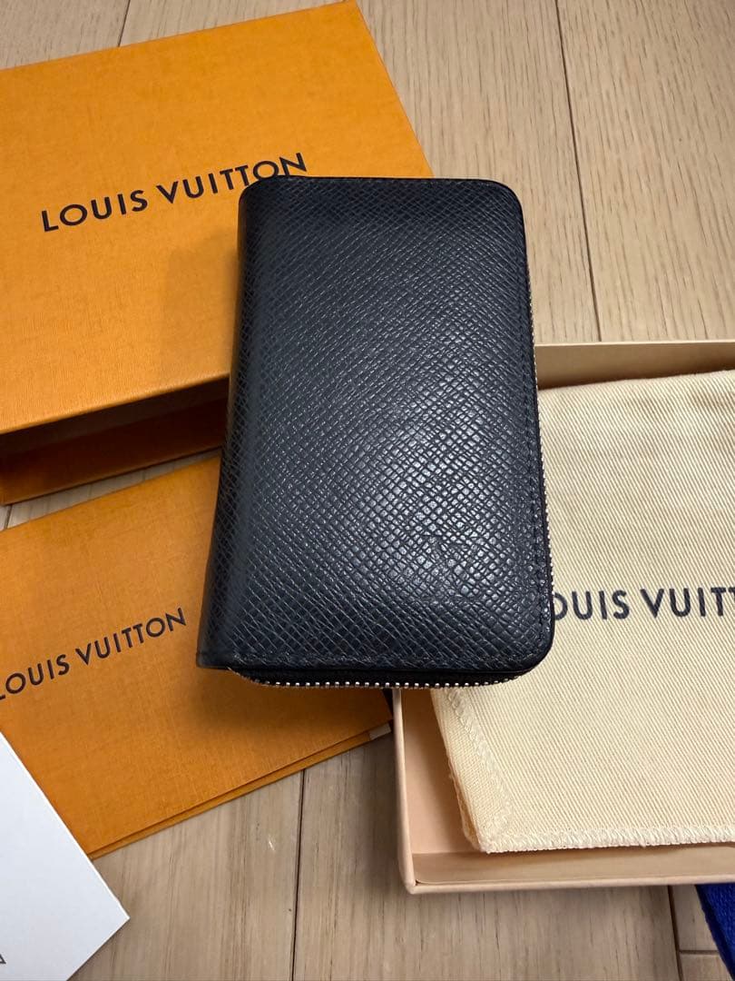 美品 ルイヴィトン タイガ 黒 ノワール ケース ジッピーパース