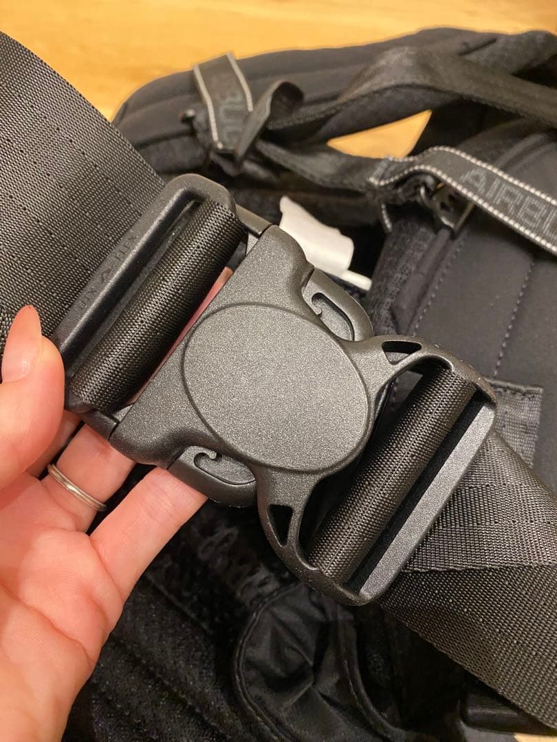 《美品》AIR BUGGY BABY CARRIER エアバギー抱っこ紐