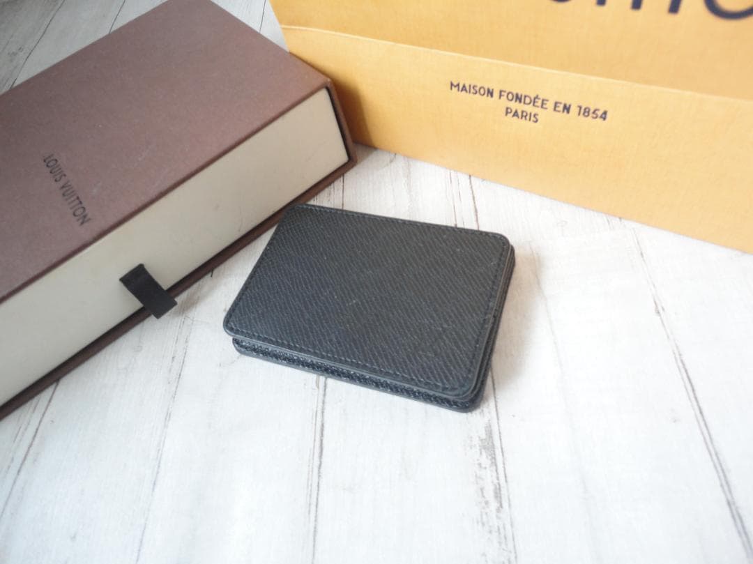 超美品☆超希少☆ヴィトン【タイガ】新型ケース【レザー パース】D01