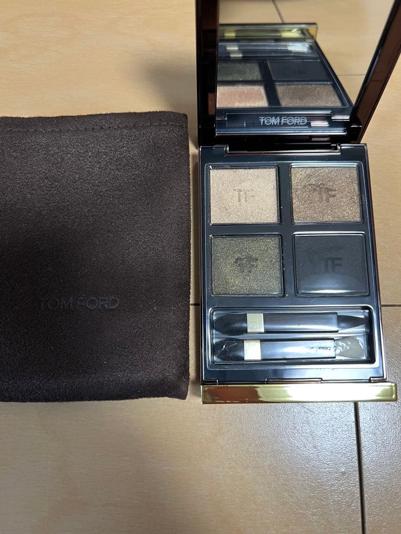 TOM FORD アイカラークォード　オリーブスモーク