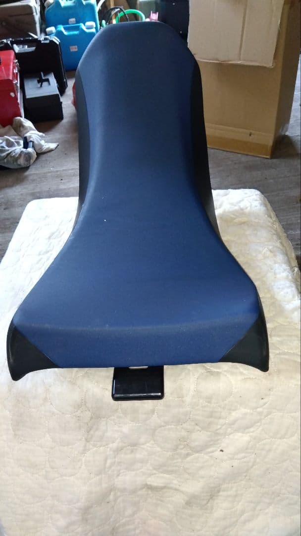 アフリカツイン純正ロアシート