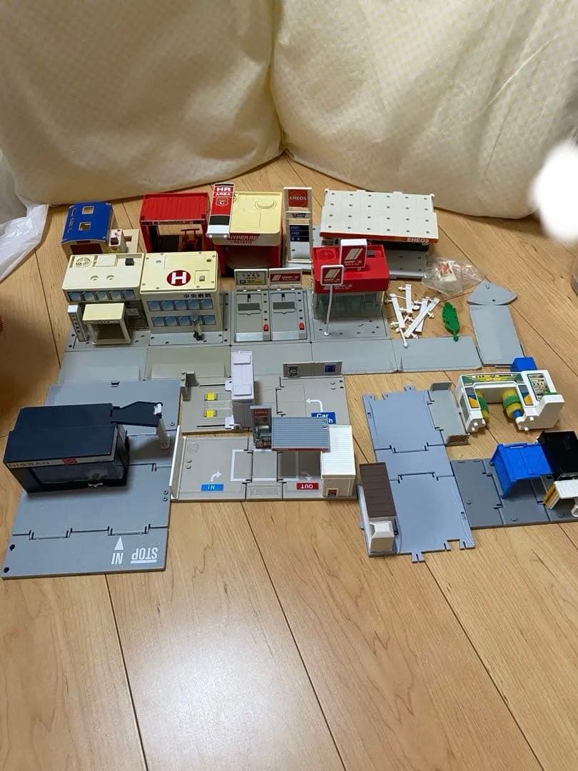 ミニカー用街並みセット NISSANディーラー付き　トミカタウン　まとめ売り