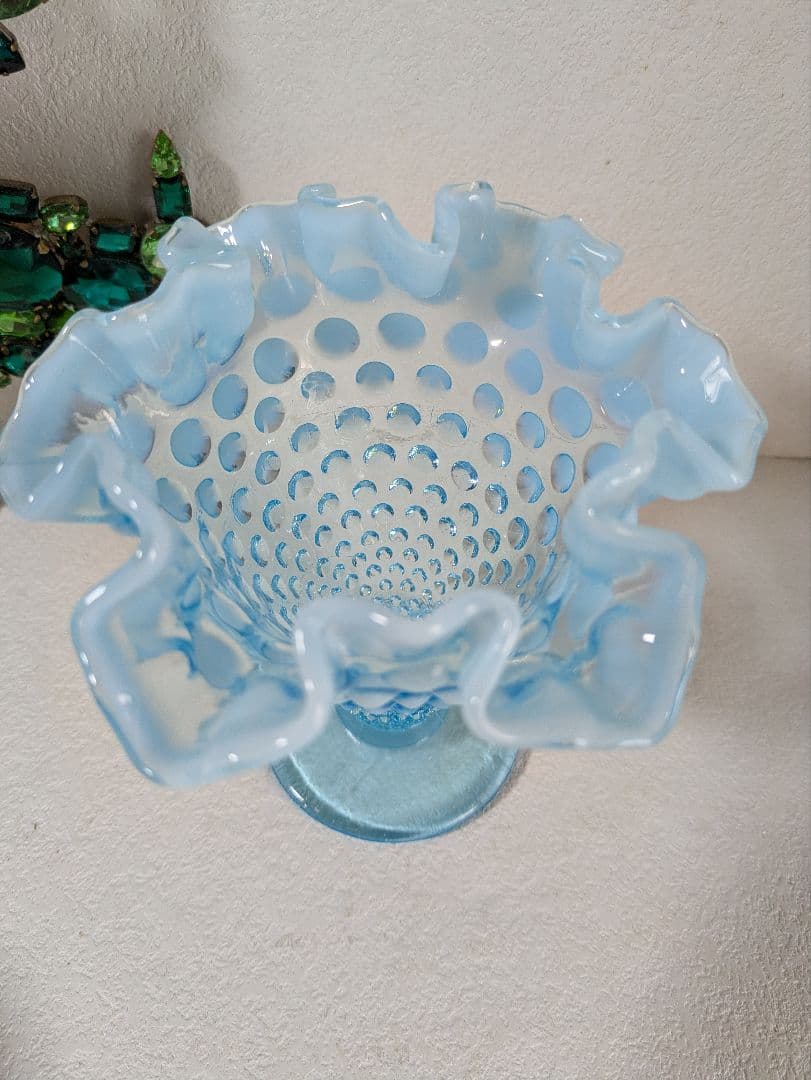 フェントン ブルーオパルセント ホブネイル フリル フラワーベース