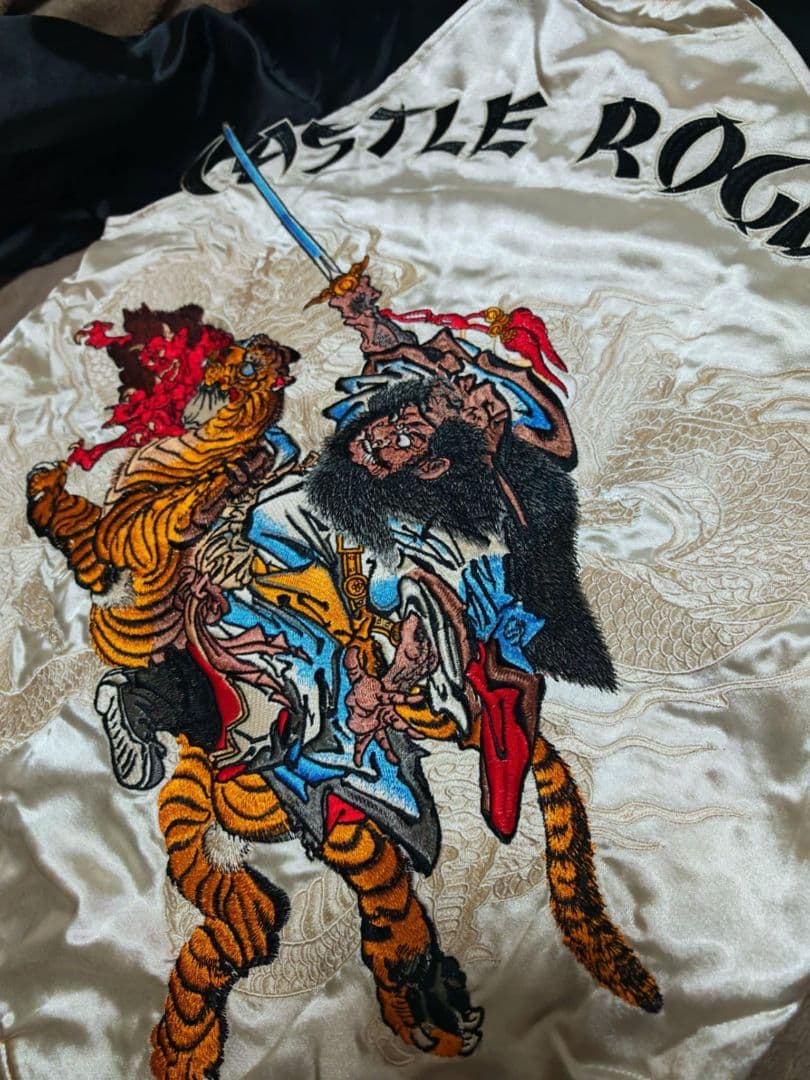 ROGUES 未使用近い 日本限定虎 スカジャン unisex サテン - メルカリ