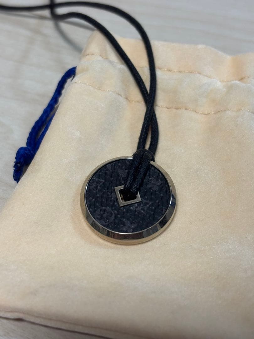 ルイ ヴィトンLOUISVUITTONモノグラムエクリプスコリエネックレス