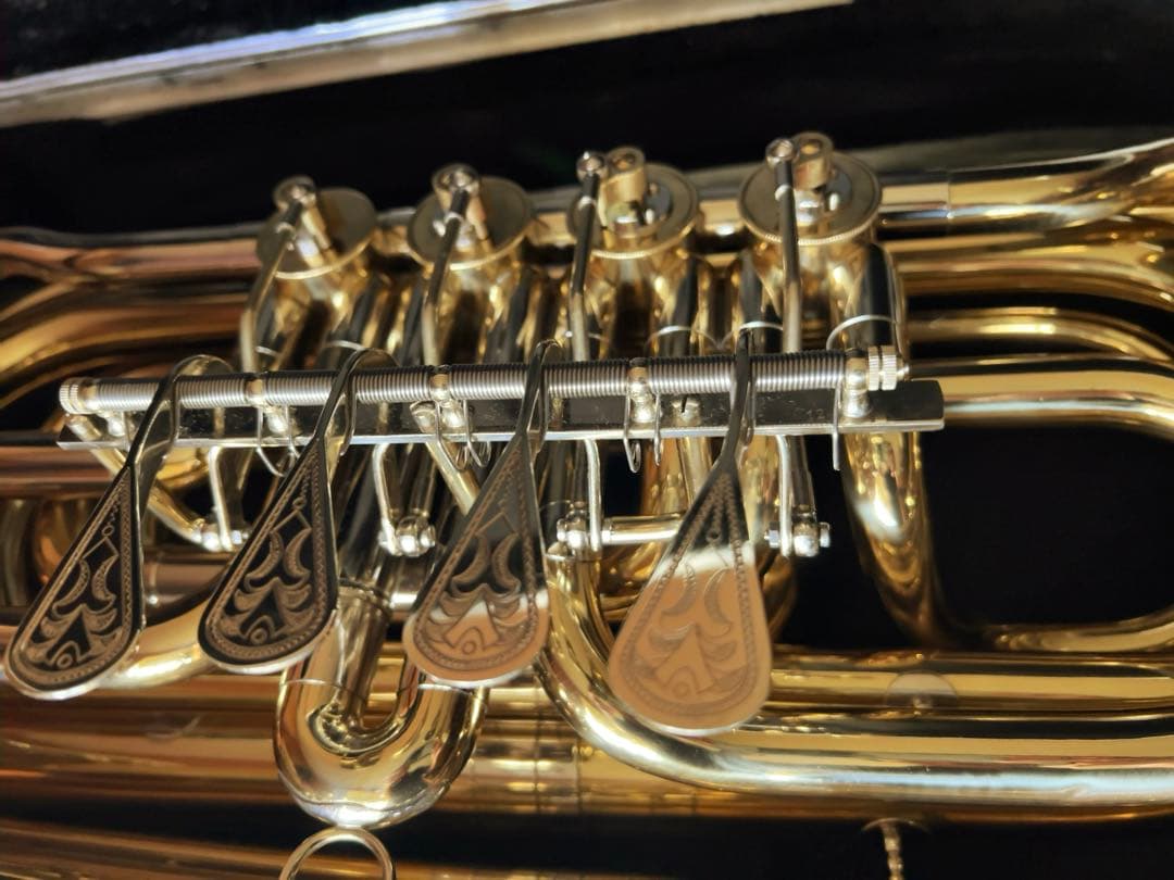 けん　KAWAI（B&S） チューバ　ロータリー　B♭ 激レア！