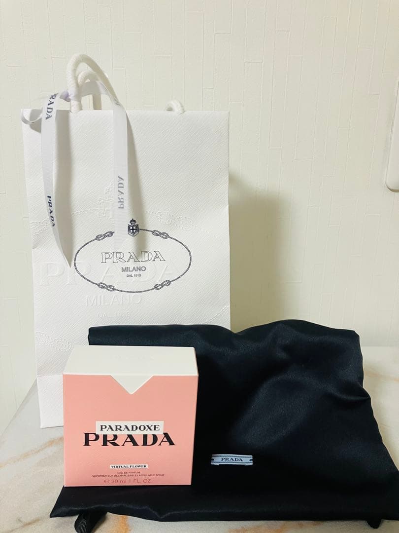プラダパラドックスヴァーチャルフラワーオーデパルファム　30ml