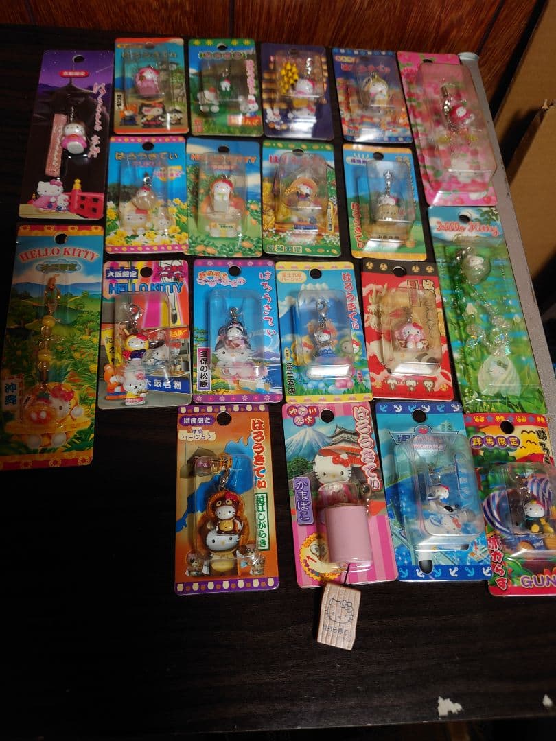ハローキティ ご当地ストラップ20個セット