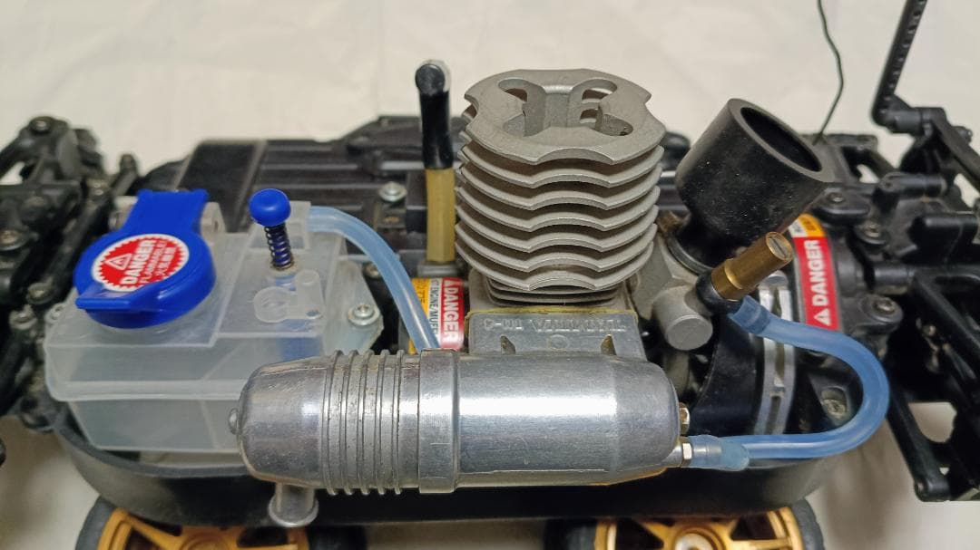 1/10 エンジンRCカー インプレッサ / 簡易清掃 / おまけ付き - メルカリ