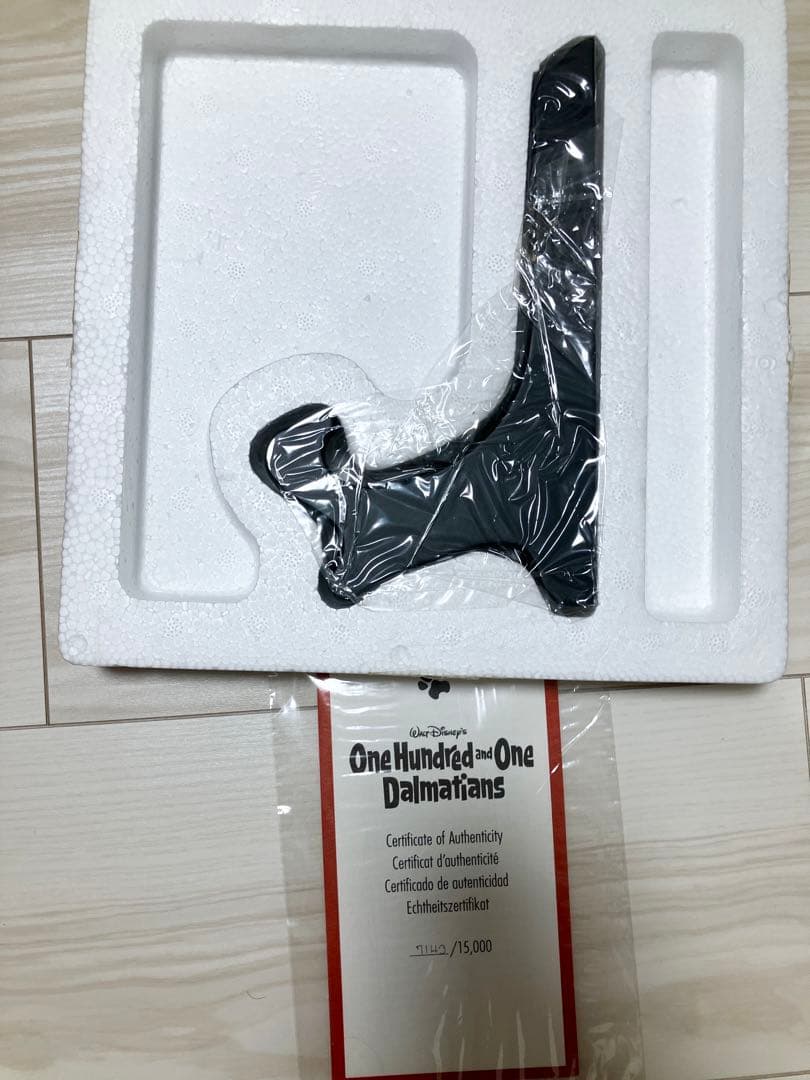 101匹わんちゃん レリーフプレート 限定15000枚 Disney - メルカリ