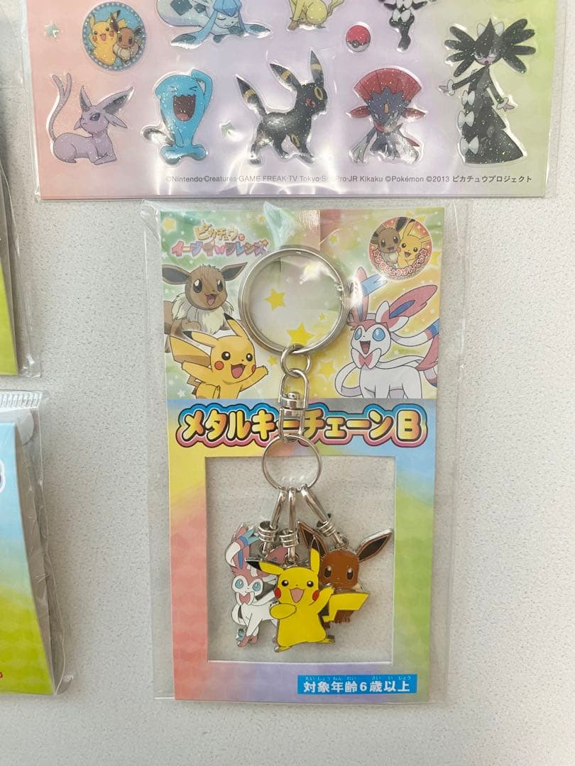 ポケモン ピカチュウと イーブイフレンズ ピンバッジセット 3種類他