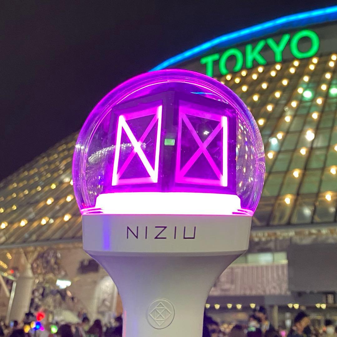 NiziU 公式ペンライト - メルカリ