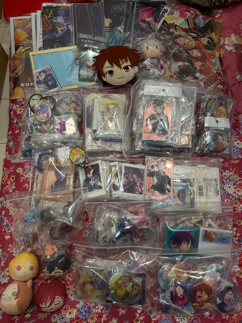 あんスタ グッズ まとめ売り 大量 370点 缶バッジ アクリルスタンド など