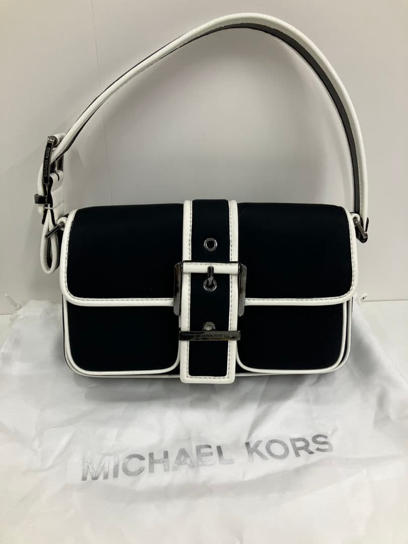 【マイケル・コース　コルビー】ハンドバッグ マイケル・コース24年春新作ハンドバッグ「コルビー」大胆なバックル