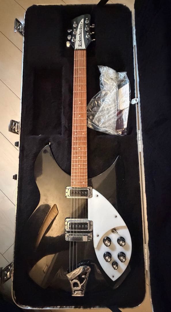 さぶろうRickenbacker 330 ブラック 2009年製