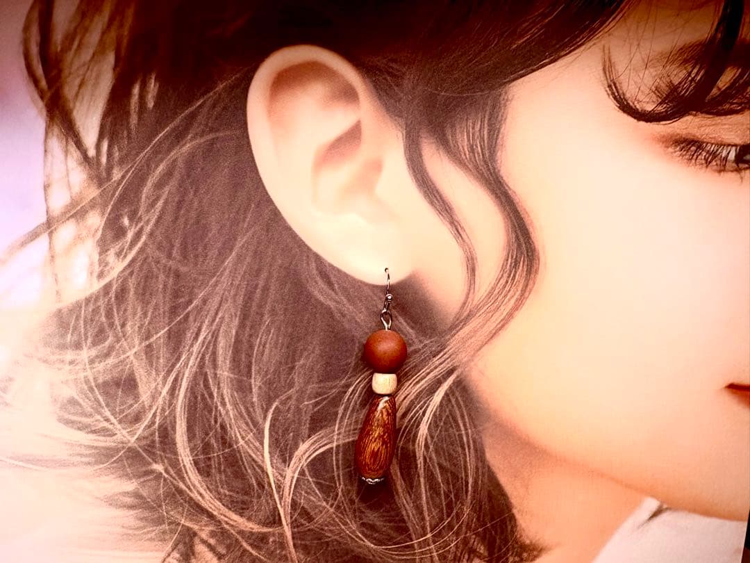 ハンドメイド 木製ピアス - メルカリ