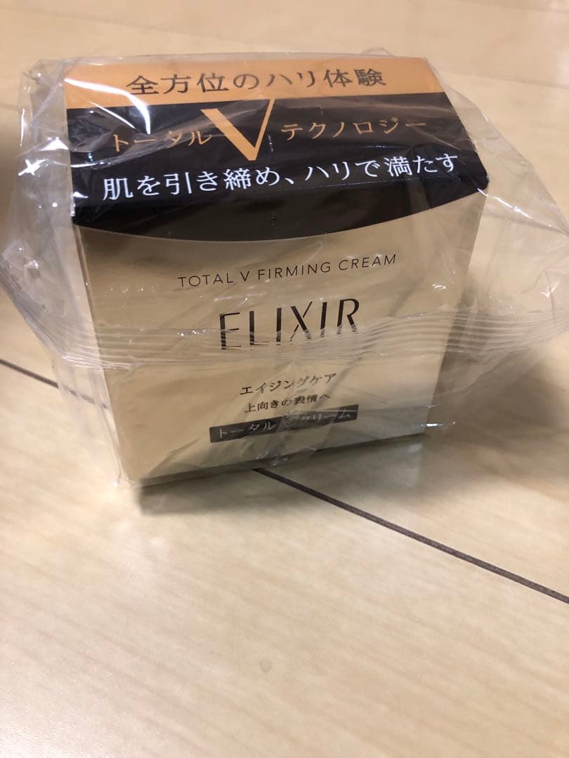 エリクシール　トータルV ファーミングクリーム　本体　50g