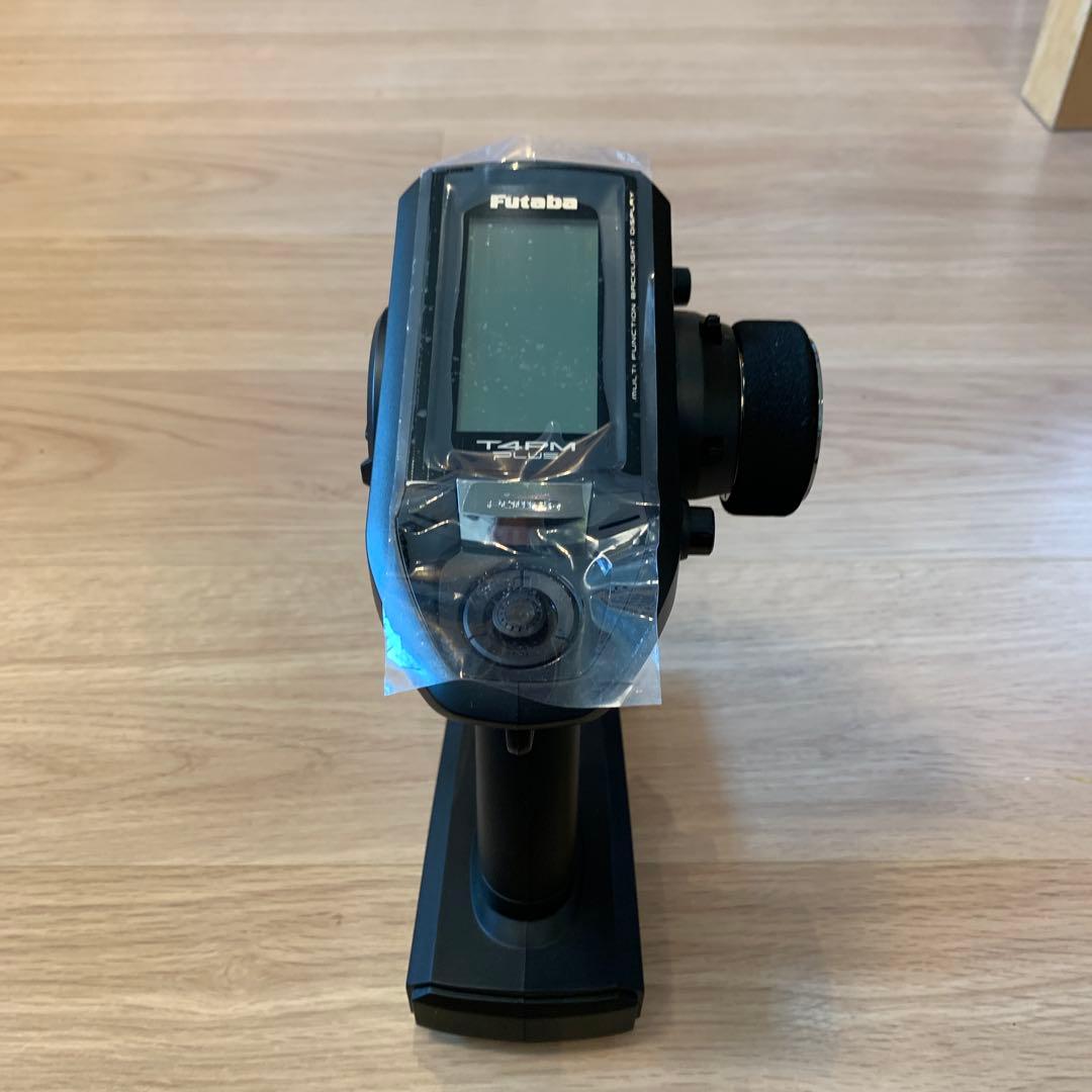 Futaba T4PM plus　（送信機のみ） フタバ 4PM Plus 送信機 - 4 チャンネル 2.4GHz T-FHSS 無線システム