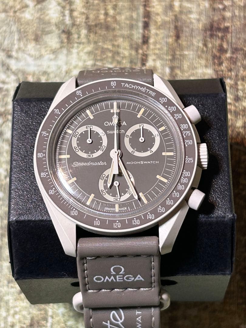 OMEGA × swatch ミッション オン アース デザート MISSION ON EARTH - LAVA, - POLAR LIGHTS, - DESERT |Swatch®公式サイト