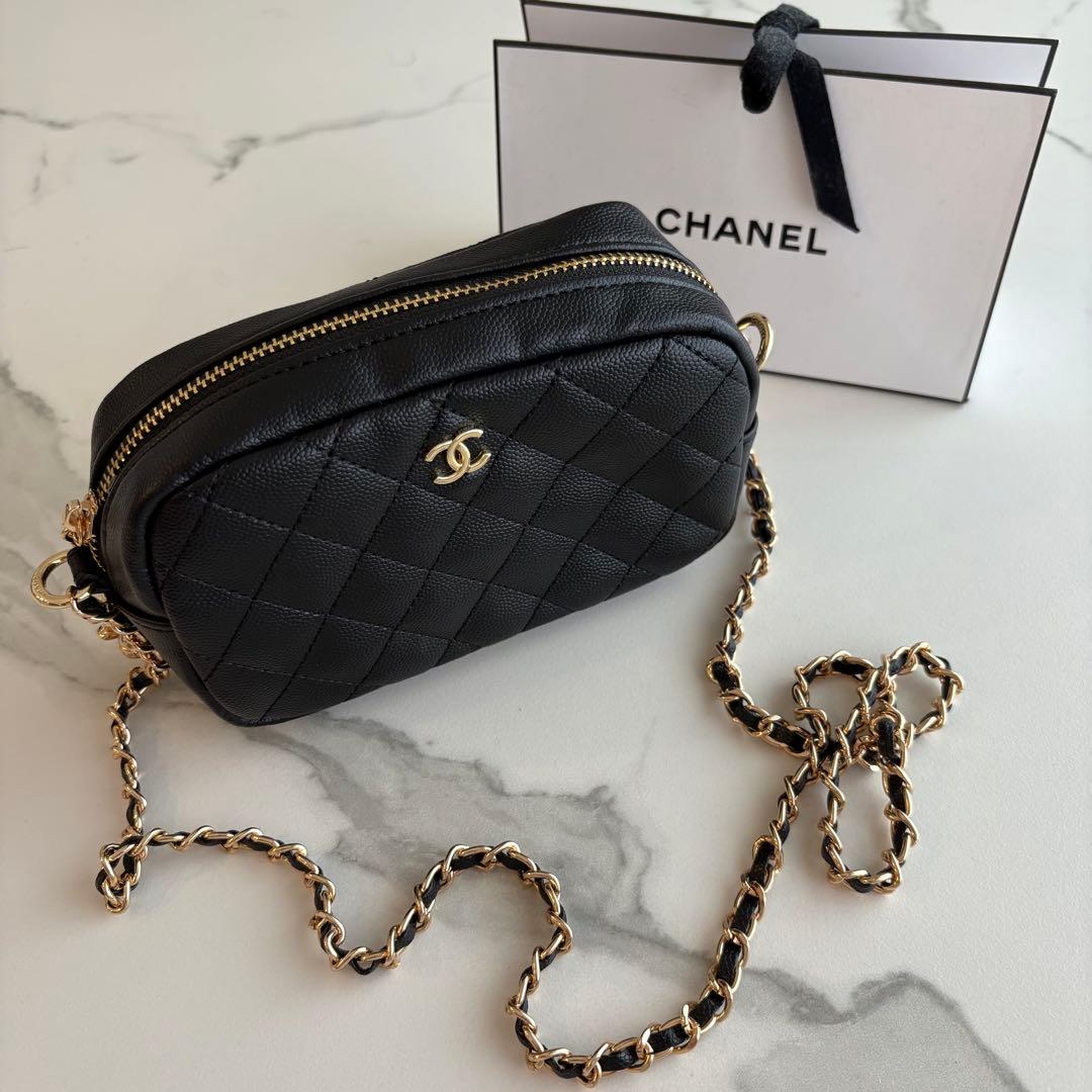 CHANEL ノベルティ ショルダーバッグ チェーンポーチ チャーム付き CHANEL ノベルティ ポーチ ショルダーバッグ チャーム付き 箱付き