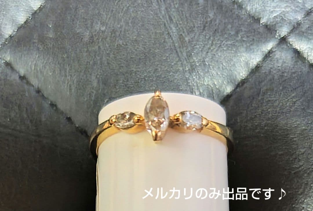 ダイヤモンドデザインリング　　K18ゴールド指輪