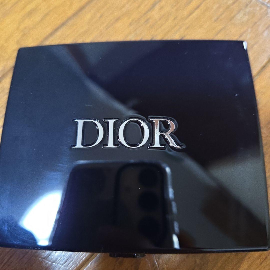 ディオールショウ　サンククルール　ミントバブルガム　645　アイシャドウ Christian Dior - Diorディオールショウサンククルール645ミント