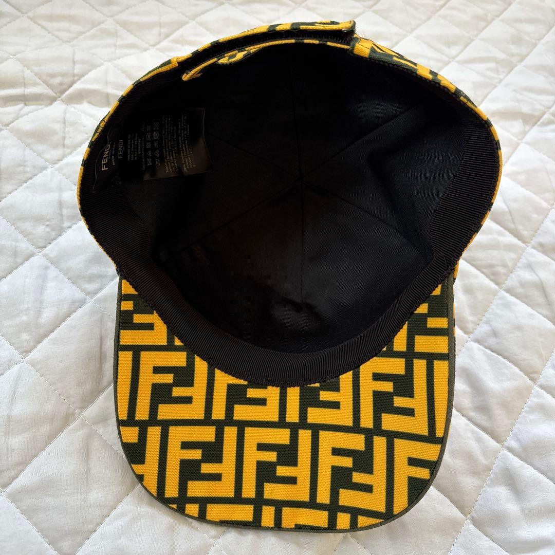 FENDI ブラック×イエロー キャップ - メルカリ