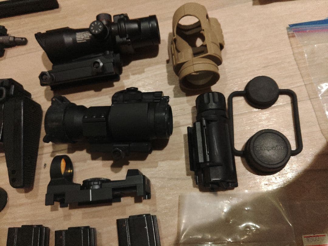 マルイ 電動 MP7A1 ジャンク 純正マガジン×6 多弾 ×6外装・光学等盛合