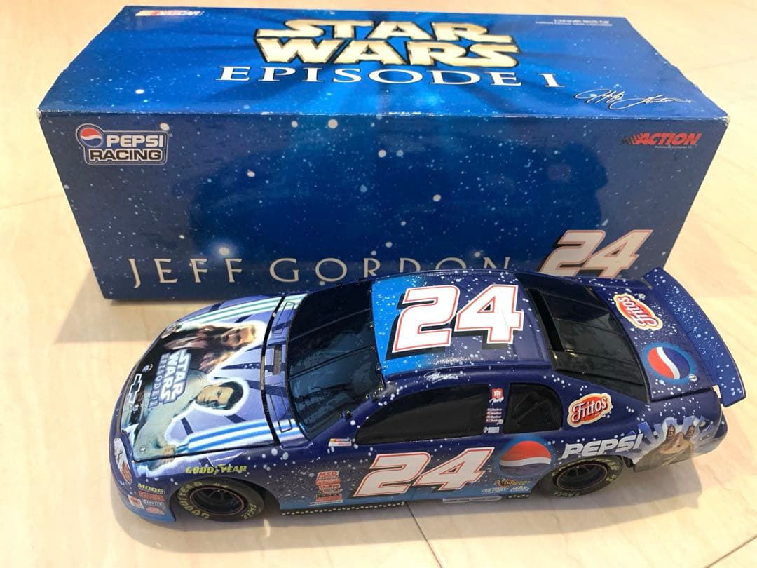 ジェフゴードン スターウォーズ エピソードI 1/24NASCAR ミニカー